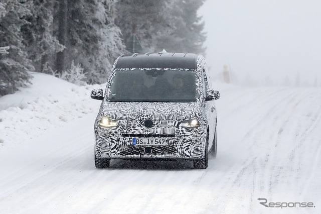 VW キャディ 次期型（スクープ写真）