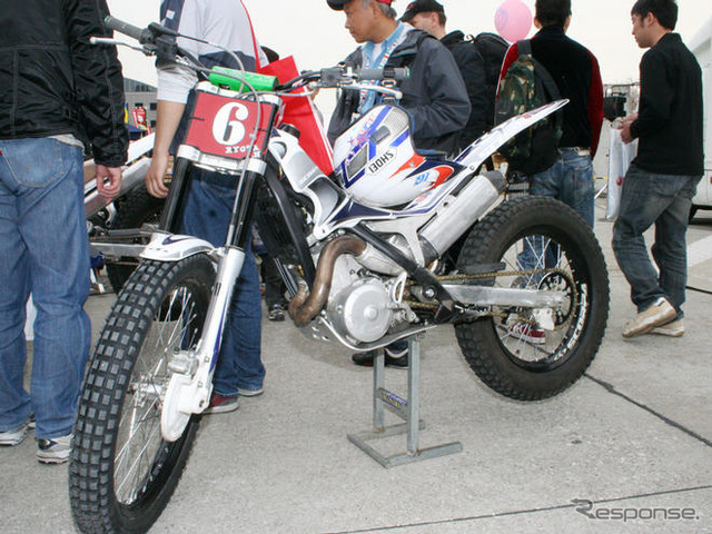 【東京モーターサイクルショー08】豪快な技を間近で---トライアルデモ