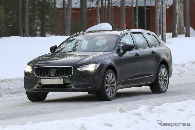 ボルボ V90クロスカントリー 改良新型 プロトタイプ(スクープ写真)