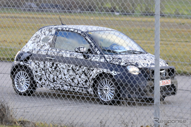 フィアット 500e 次期型 プロトタイプ(スクープ写真)