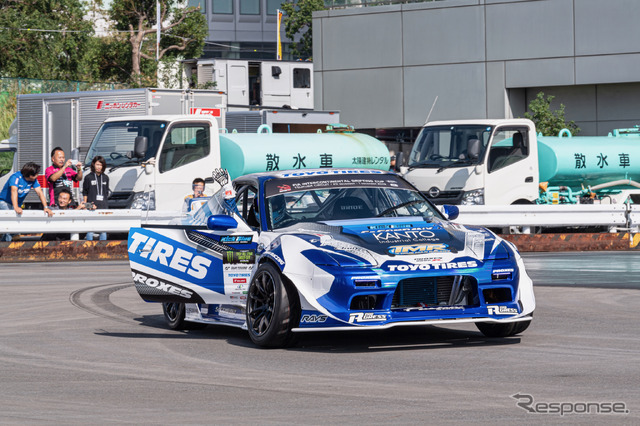 東京オートサロン スピンオフ D1エクストリーム同乗体験