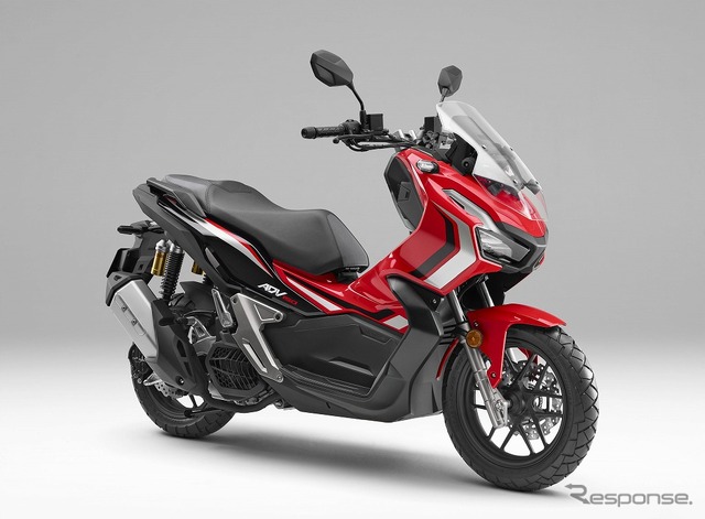 ホンダ ADV150（ゲイエティ―レッド）