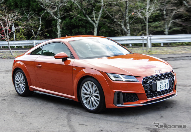 アウディ TT 新型(S lineパッケージ)