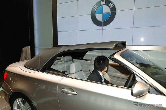 【BMW 1シリーズカブリオレ 日本発表】写真蔵…ソフトトップの開閉