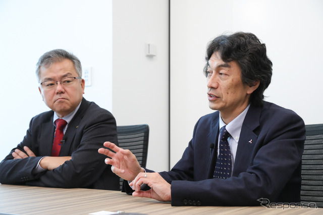 三菱自動車 百瀬信夫氏(左)と澤瀬薫氏(右)