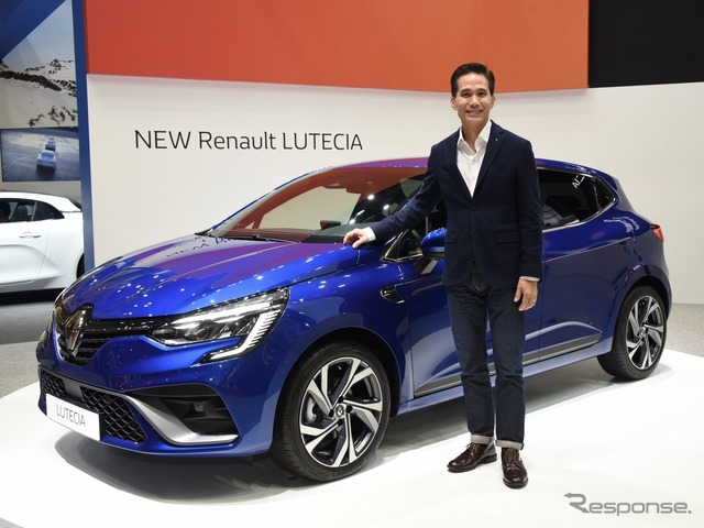 アンソニー・ロー氏とルノー・ルーテシア新型(東京モーターショー2019)