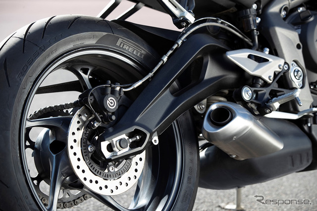 Brembo製シングルリアブレーキ(ABS付)