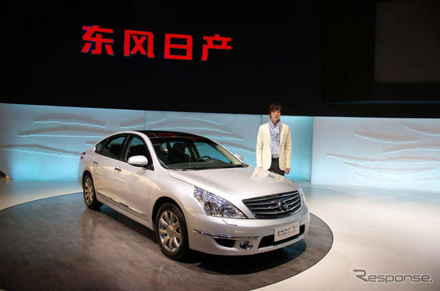 【北京モーターショー08】写真蔵…日産 ティアナ 新型でおもてなし