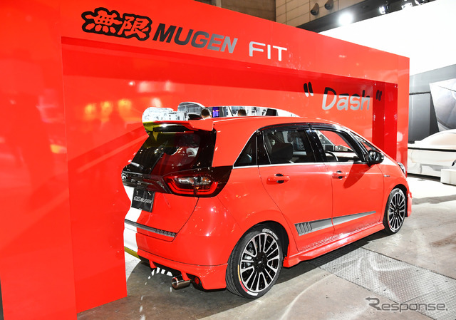 無限 ホンダ フィット“Dash”(東京オートサロン2020)