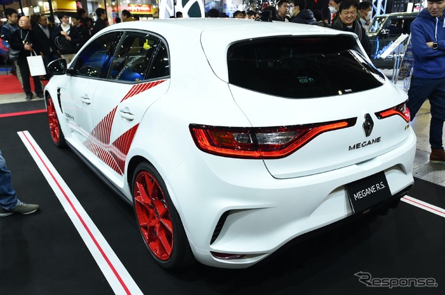 ルノー・メガーヌR.S.トロフィーRカーボンセラミックパック(東京オートサロン2020)