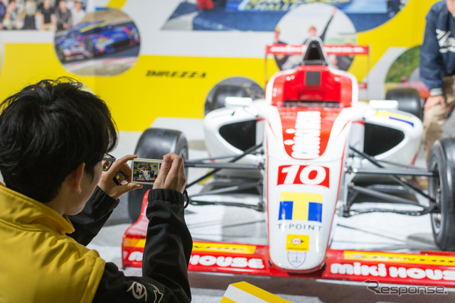 ダンロップブース(東京オートサロン2020)