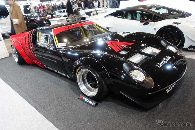 リバティーウォークのランボルギーニ・ミウラ風フォードGT(東京オートサロン2020)