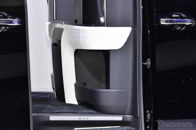 レクサス LM300h(上海モーターショー2019)