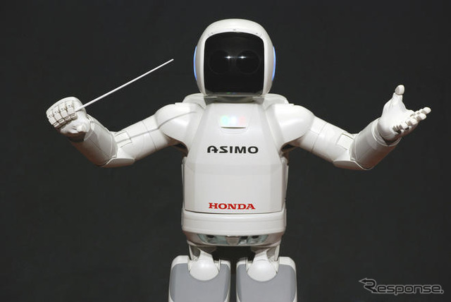 ホンダ ASIMO、オーケストラの指揮者に