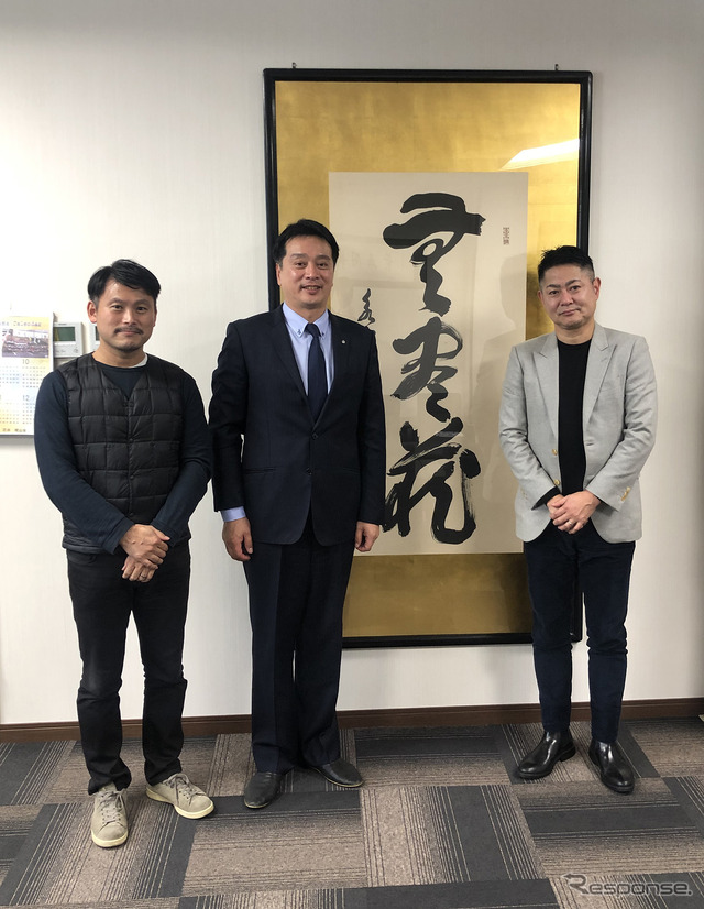永平寺町長の河合永充氏(中央)