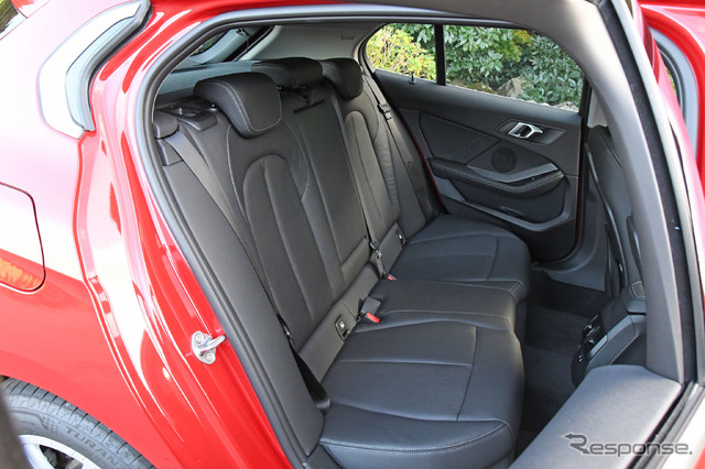 BMW 1シリーズ 新型(118i プレイ)