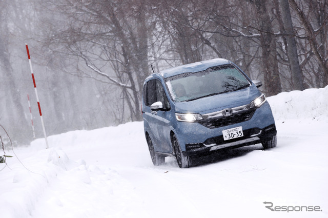 Honda FREED+(ホンダ フリード+)