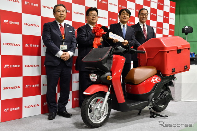 日本郵便に導入されるホンダの電動バイク『ベンリィe:』