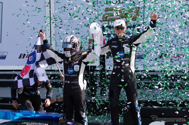 デイトナ24時間で優勝した小林可夢偉(ヘルメット)。
