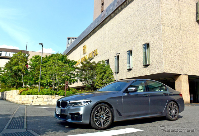 BMW 523d M Sport。大阪のリーガロイヤルホテルにて。