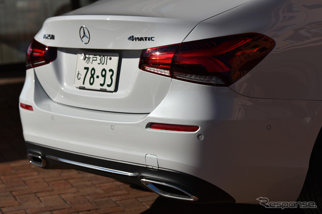 メルセデスベンツ Aクラスセダン(A250 4MATIC)