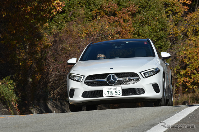 メルセデスベンツ Aクラスセダン(A250 4MATIC)