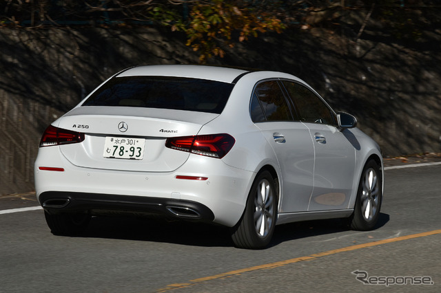 メルセデスベンツ Aクラスセダン(A250 4MATIC)