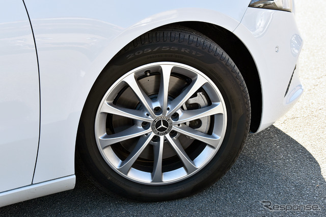 メルセデスベンツ Aクラスセダン(A250 4MATIC)