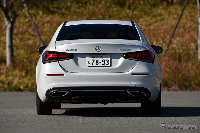 メルセデスベンツ Aクラスセダン(A250 4MATIC)