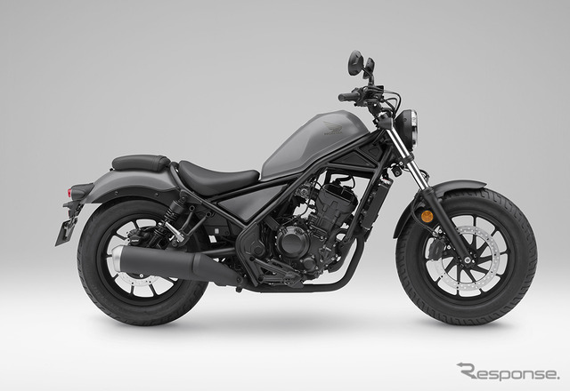 ホンダ レブル250(マットアーマードシルバーメタリック)