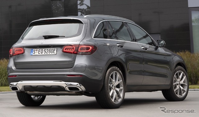 メルセデスベンツGLC改良新型の PHV「GLC 300 e 4MATIC」