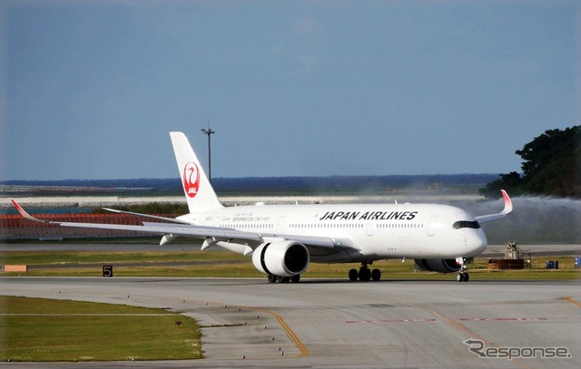 那覇空港に定刻通り到着したJAL901便のA350-900