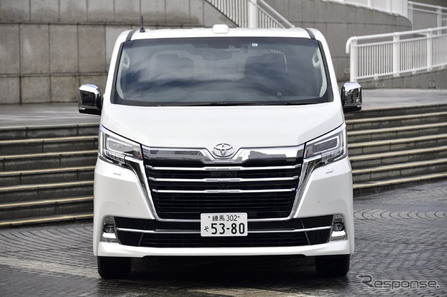 トヨタ グランエース G(4列8人乗り)