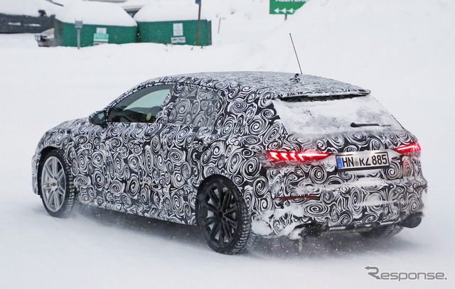 アウディ RS3スポーツバック 次期型プロトタイプ(スクープ写真)