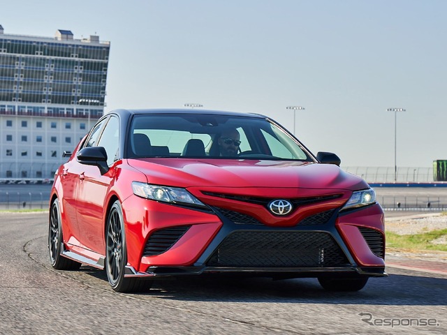 トヨタ・カムリ TRD(北米仕様)