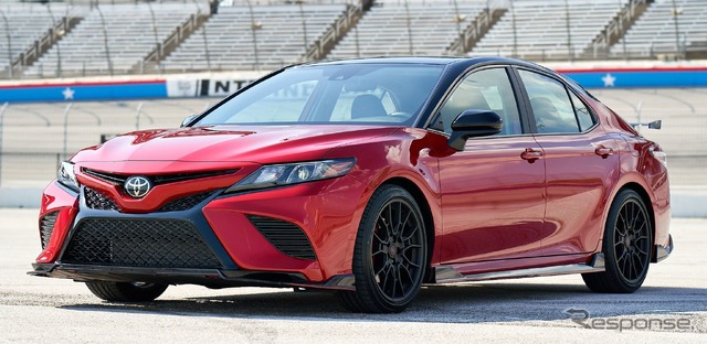トヨタ・カムリ TRD(北米仕様)