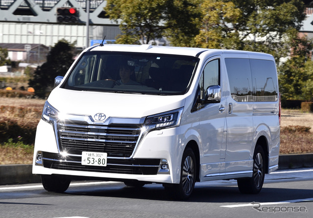 トヨタ グランエース G(4列8人乗り)