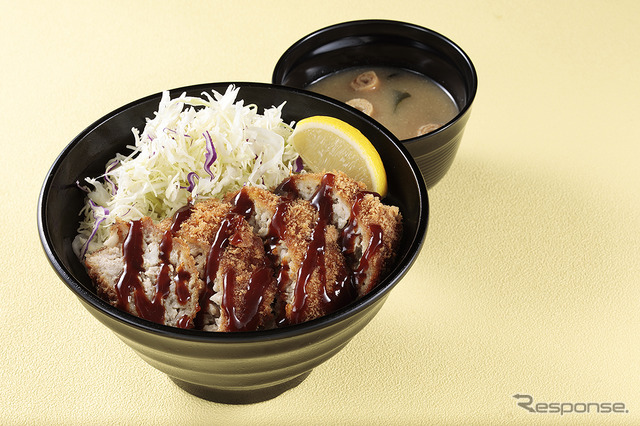 「うすいファーム」王様メンチ丼　880円