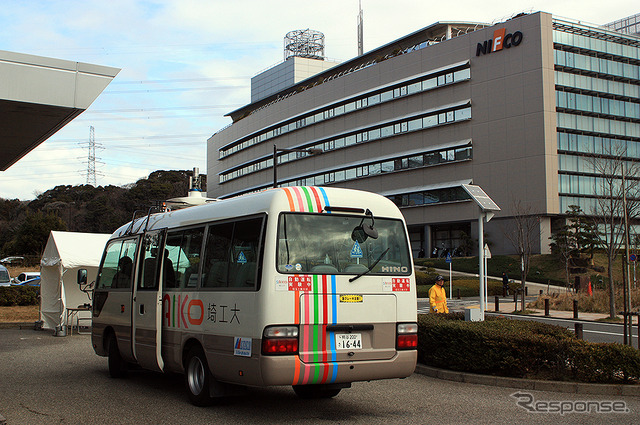 日野自動車『リエッセII』に自動運転AIと制御コンピュータ、制御装置を後付けした埼玉工業大学 自動運転バス