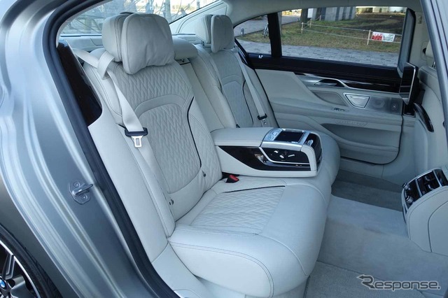BMW 7シリーズ 新型(M760i xDrive)