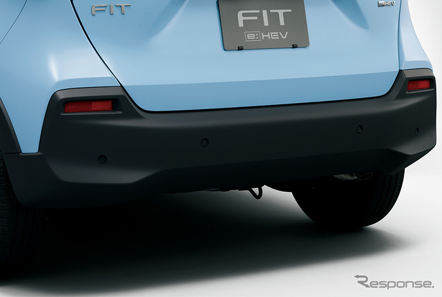 ホンダ フィット クロスター専用エクステリア(リアバンパー)