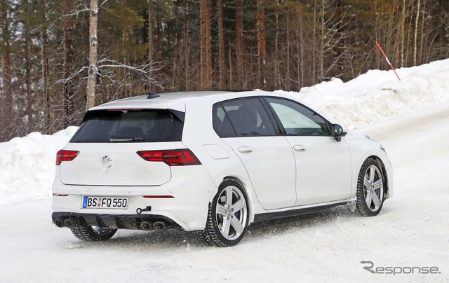 VW ゴルフR 新型プロトタイプ(スクープ写真)