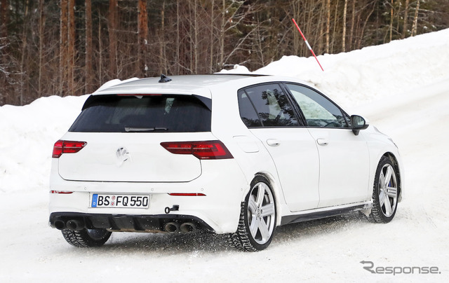 VW ゴルフR 新型プロトタイプ(スクープ写真)