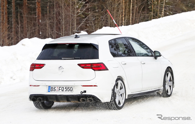 VW ゴルフR 新型プロトタイプ(スクープ写真)