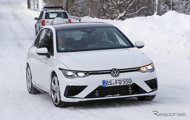 VW ゴルフR 新型プロトタイプ(スクープ写真)