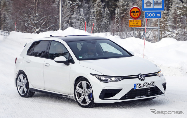 VW ゴルフR 新型プロトタイプ(スクープ写真)