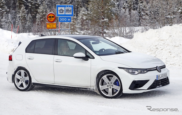 VW ゴルフR 新型プロトタイプ(スクープ写真)