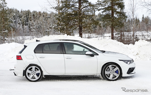 VW ゴルフR 新型プロトタイプ(スクープ写真)