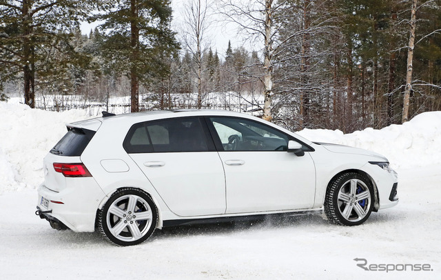 VW ゴルフR 新型プロトタイプ(スクープ写真)
