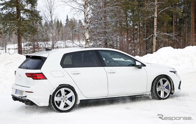 VW ゴルフR 新型プロトタイプ(スクープ写真)